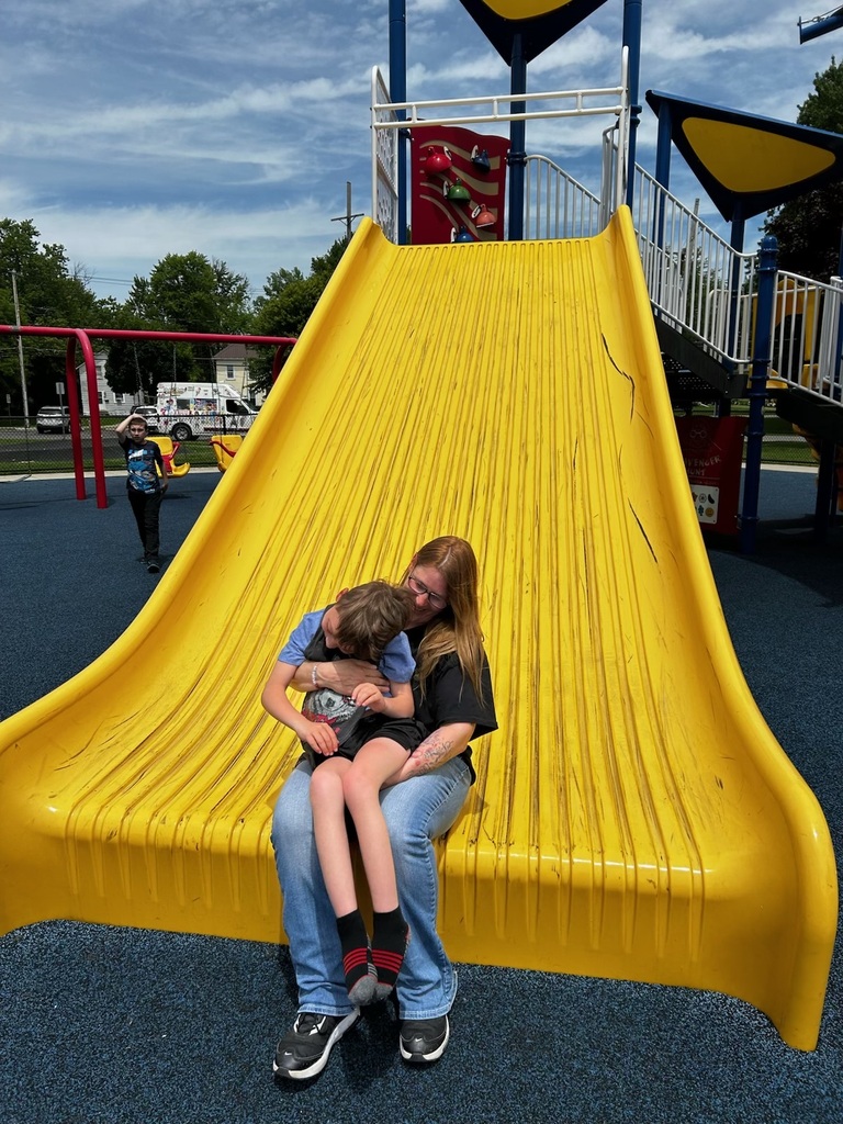 Mrs. Harris's class enjoyed a day at the park!! So much fun was had with such a wonderful bunch of students and staff. 