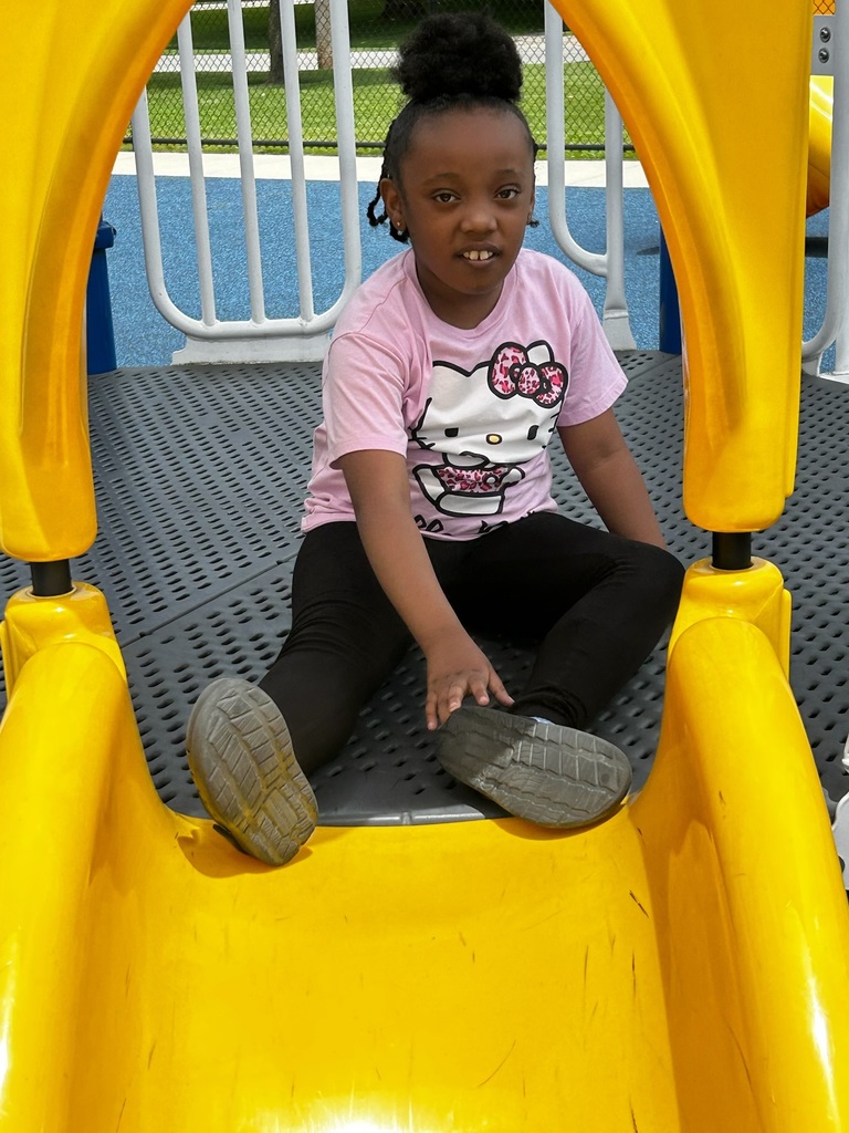 Mrs. Harris's class enjoyed a day at the park!! So much fun was had with such a wonderful bunch of students and staff. 