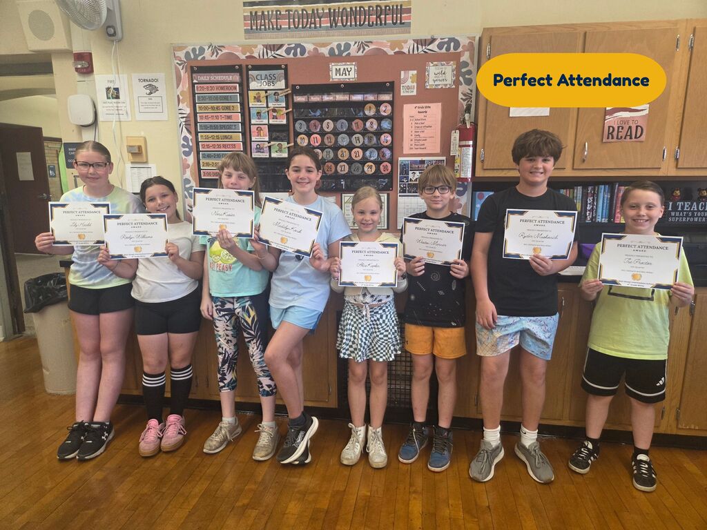 Students from the 4th Grade White team were recognized for their 4th Quarter Accomplishments: Perfect Attendance, All A's & B's, All A's, Math Growth, and Reading Growth. Great job students! 