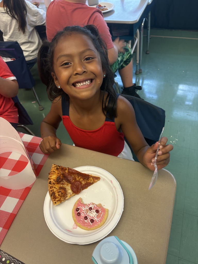 Mrs. Smarr, Mrs. Cannon, and Miss Kehr’s First Grade classes turned into a pizzeria Friday! They made a pizza craft, practiced addition, made a pizza cookie, and finished off the day with a slice of pizza!