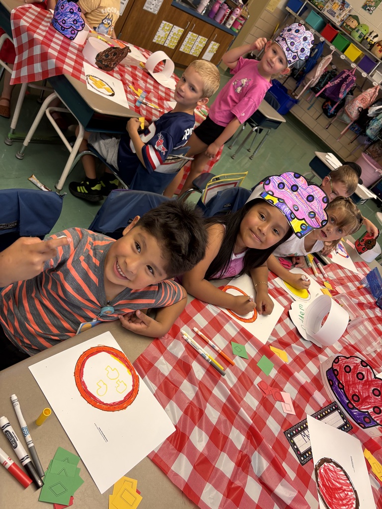 Mrs. Smarr, Mrs. Cannon, and Miss Kehr’s First Grade classes turned into a pizzeria Friday! They made a pizza craft, practiced addition, made a pizza cookie, and finished off the day with a slice of pizza!