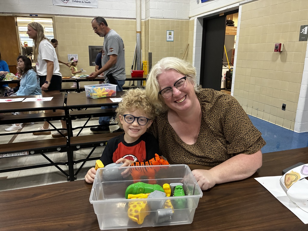 Preschool students celebrated grandparents day on Tuesday September 15 at Maplehurst Elementary. Grandparents joined their grandchildren in the gymnasium for a story, song, snack and then spent time out on the playground. Thank you to all the grandparents who came!