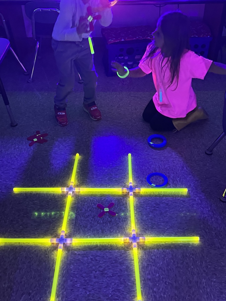 Mrs. Weyers class wrapped up learning the letter Gg with Glow Day! The students practiced letters and sounds, sight words, and comparing numbers with fun light up games!
