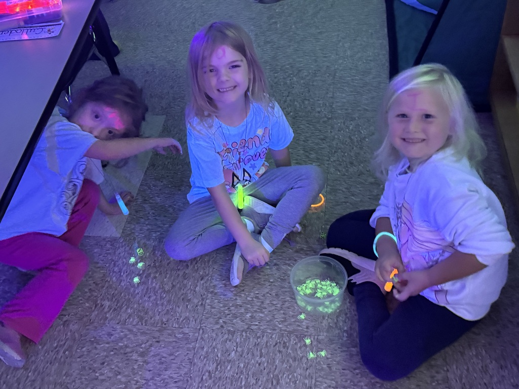 Mrs. Weyers class wrapped up learning the letter Gg with Glow Day! The students practiced letters and sounds, sight words, and comparing numbers with fun light up games!