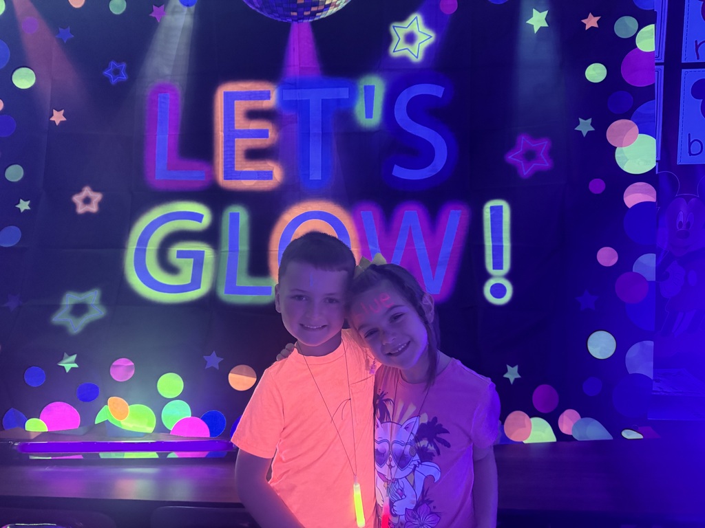 Mrs. Weyers class wrapped up learning the letter Gg with Glow Day! The students practiced letters and sounds, sight words, and comparing numbers with fun light up games!