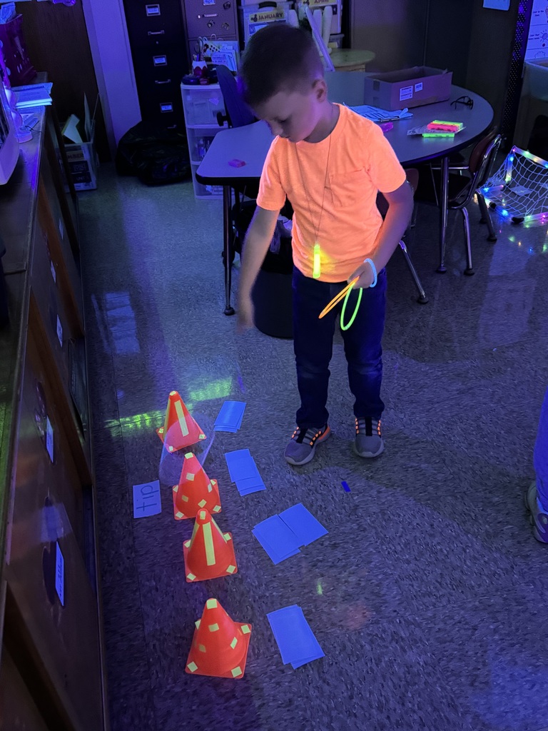 Mrs. Weyers class wrapped up learning the letter Gg with Glow Day! The students practiced letters and sounds, sight words, and comparing numbers with fun light up games!