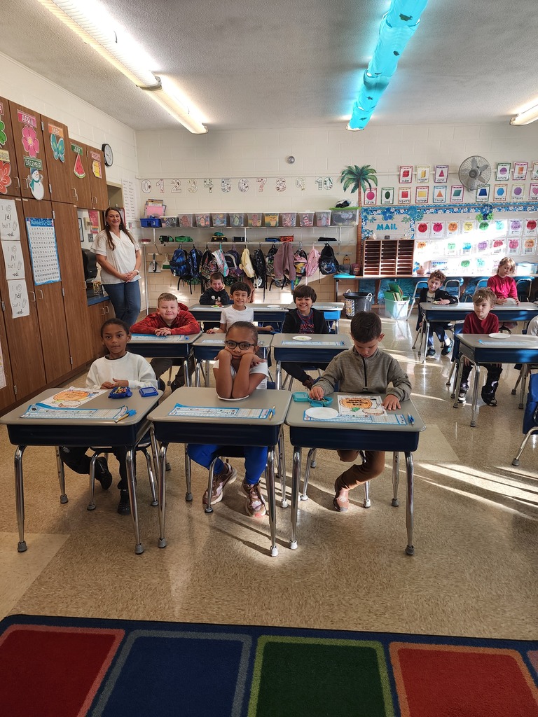 Apples to Apples Today Mr. Kraft had the opportunity to teach Mrs. Andrews class about apples. Students were able to see 3 different varieties of apples as well as sample all 3. Each student also receive 1 of each of the apples to take home to share their new knowledge.