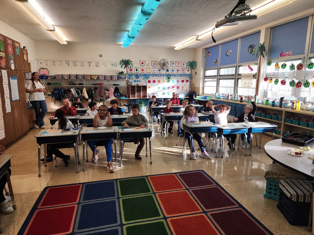 Apples to Apples Today Mr. Kraft had the opportunity to teach Mrs. Andrews class about apples. Students were able to see 3 different varieties of apples as well as sample all 3. Each student also receive 1 of each of the apples to take home to share their new knowledge.