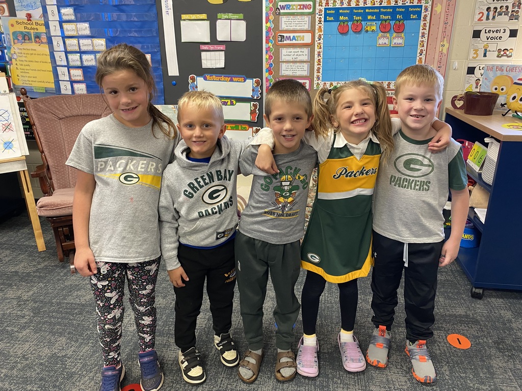 Kindergarten kids- Team Packers!