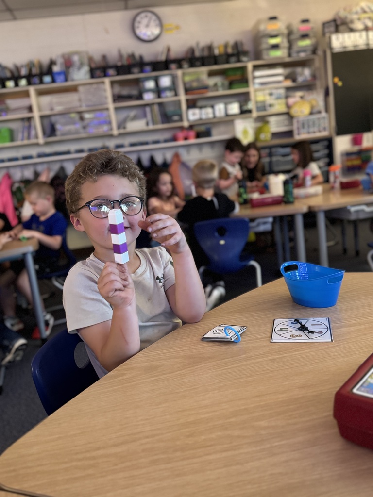 Early Kindergarteners working in class