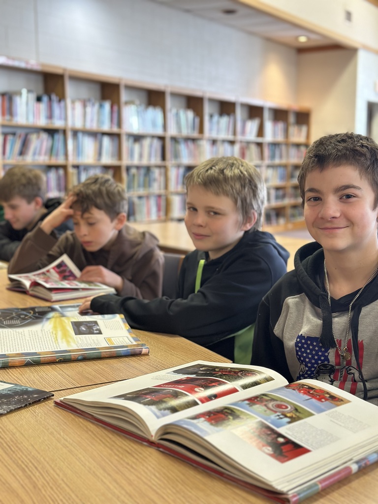 NV students reading