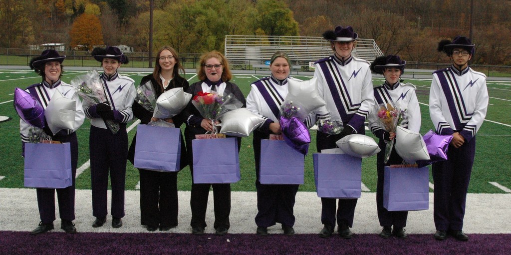 Seniors Lily Turnbull, Luna Funaro, Delilah Spiegel, Ash Shaw, Erin Nichols, Liam Hunter, Anna Harris, and Connor Marshall.