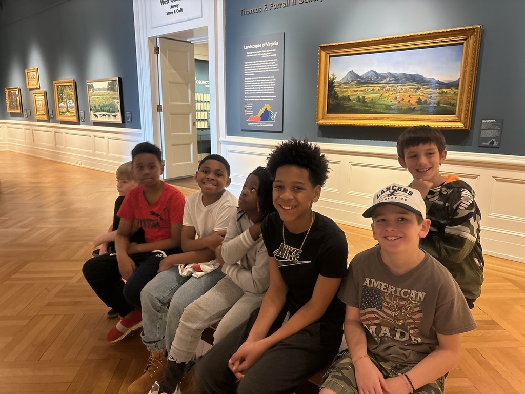 Students at the Virginia Museum of History & Culture.