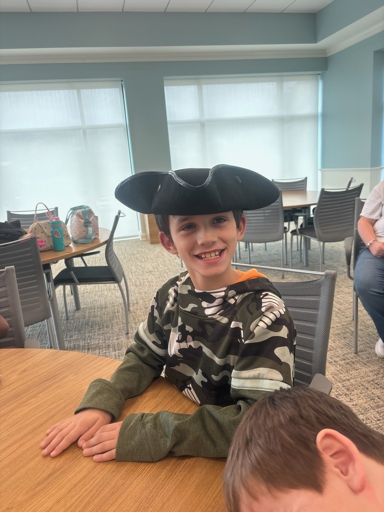 Students at the Virginia Museum of History & Culture.