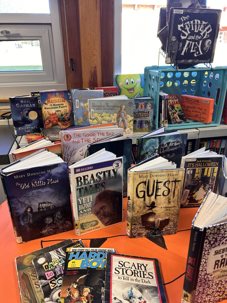 spooky book display