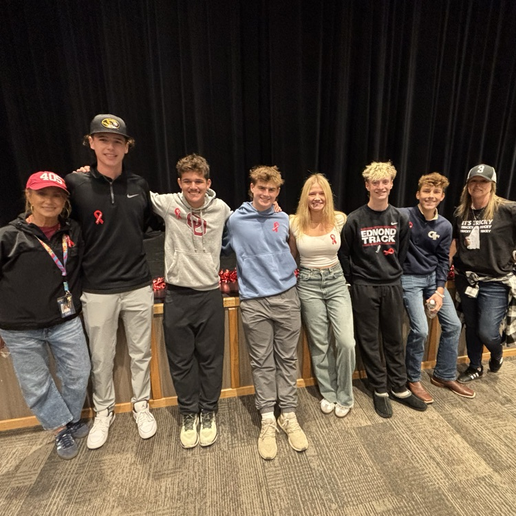 alumni visit 8th graders 