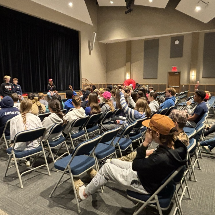 alumni visit 8th graders