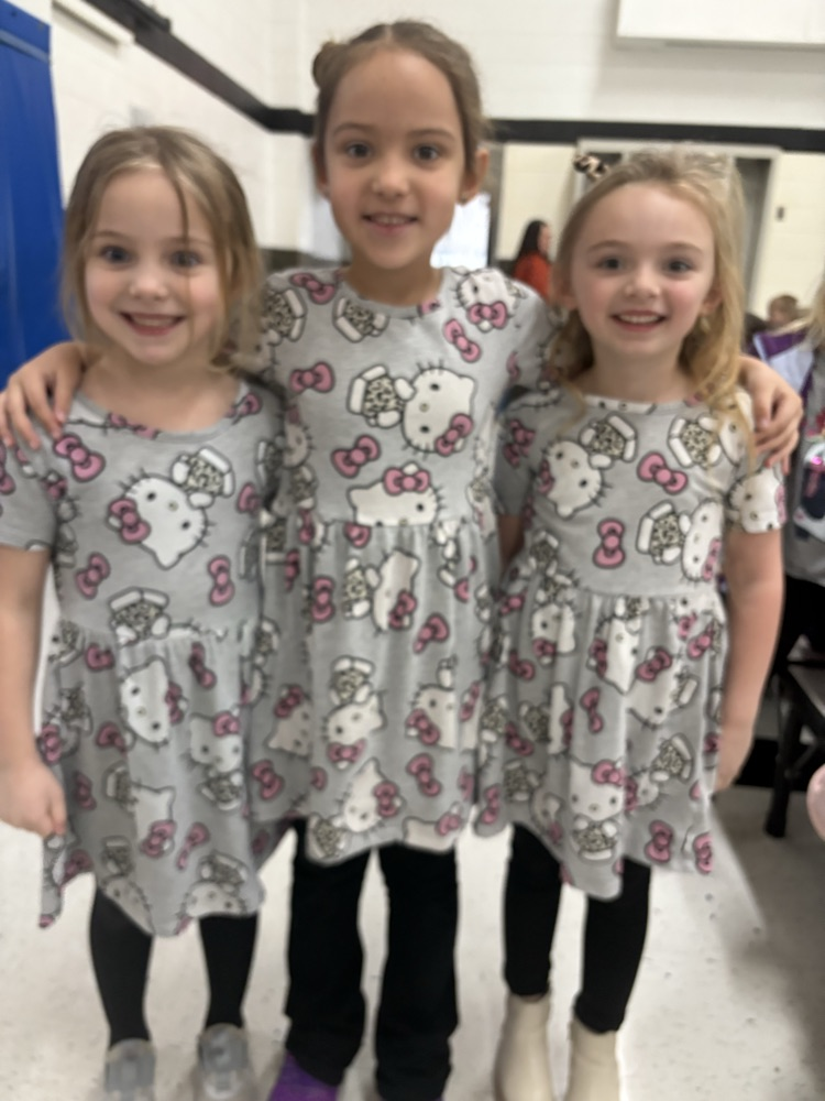 Triplets in Kindergarten! 