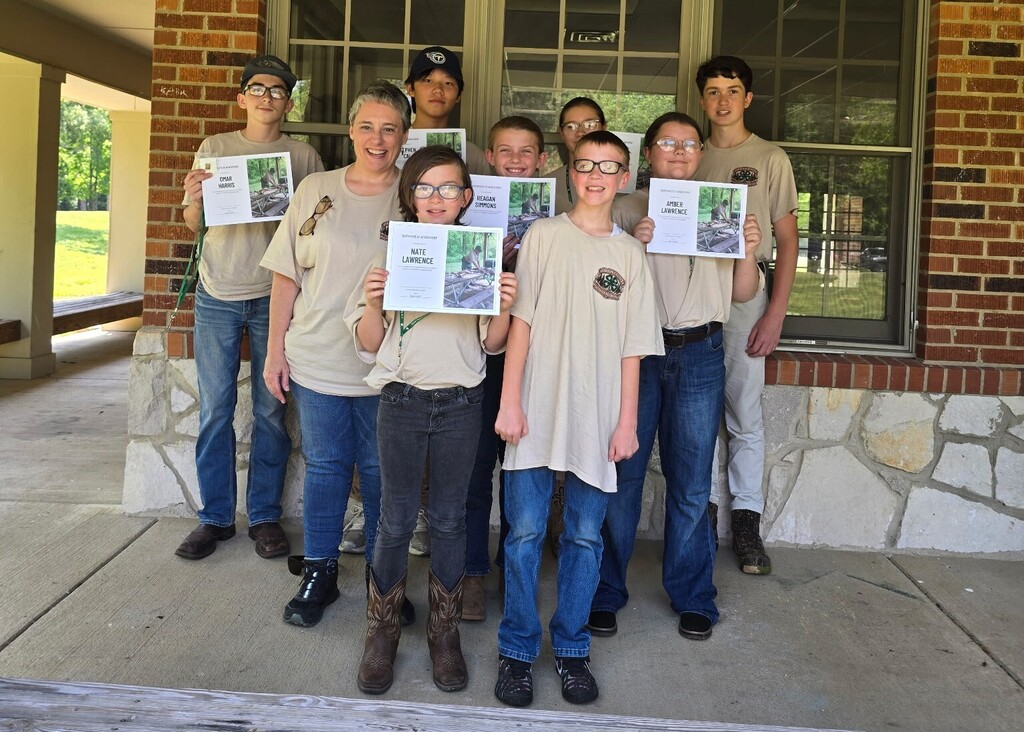 Team Pic with their certificates.