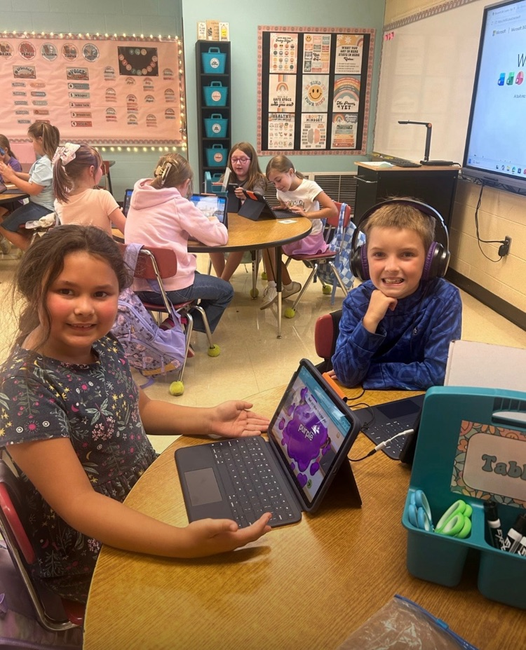 students with new iPads