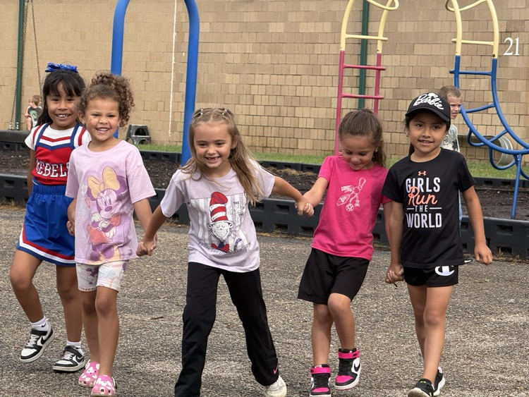students walking together outside 