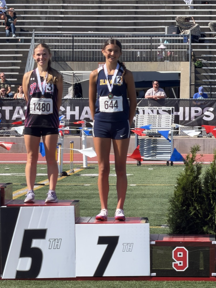 Elsa in the podium