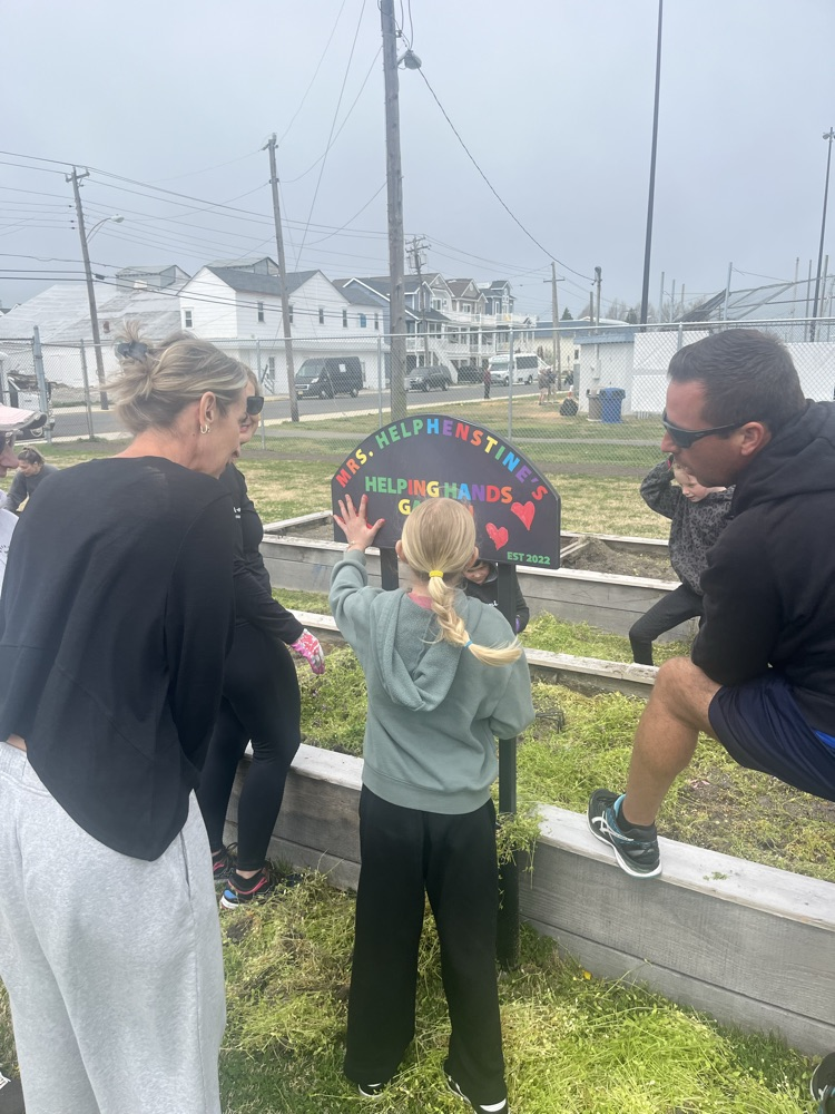 helping hands garden day