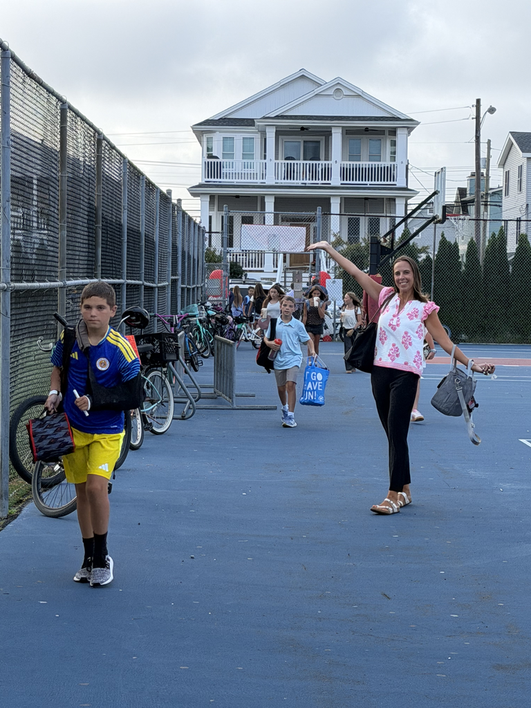 students arriving to school