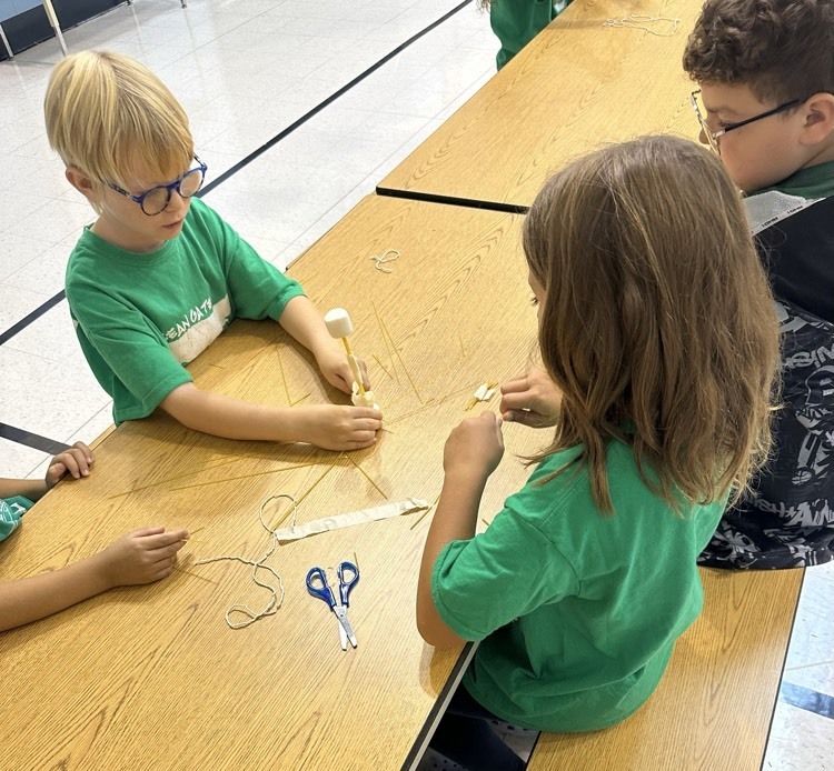 2nd Grade Students Work Together to Build a Tower
