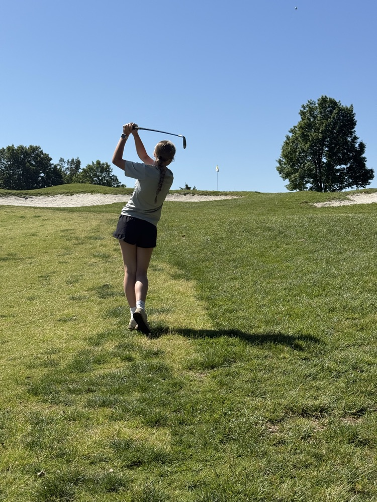 Mabree Phelps hitting her 2nd shot on hole 13 of the Junior High State Golf Tournament @ Kokopelli Golf Club in Marion, IL.