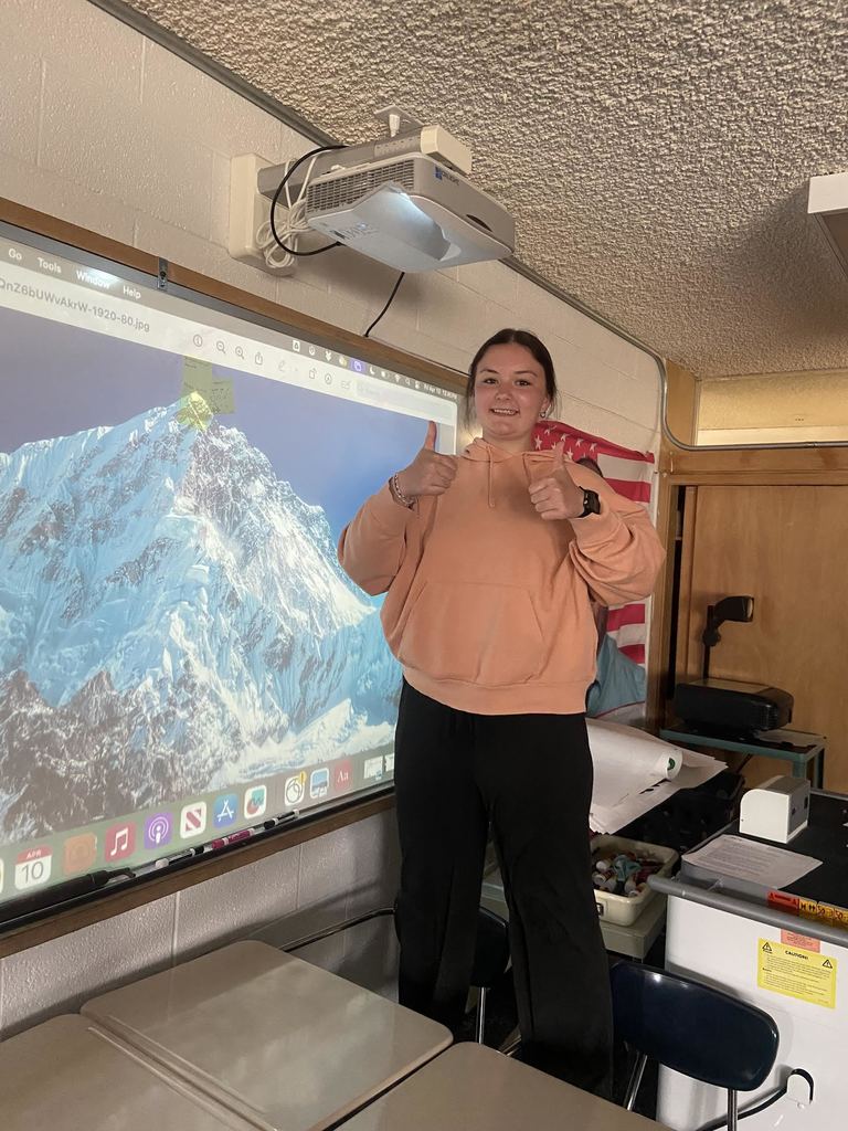 students going up mount everest as project