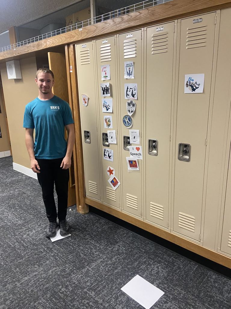 students going up mount everest as project