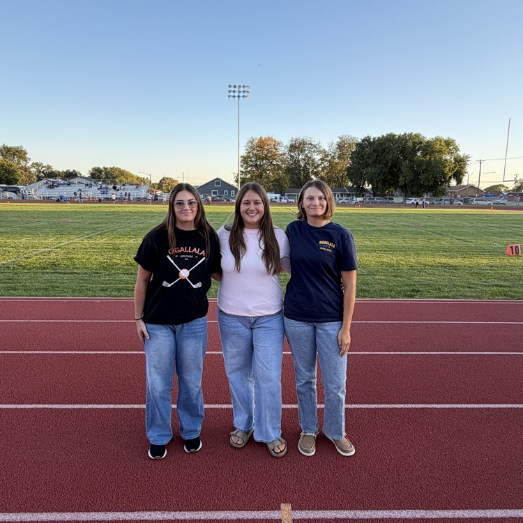 Senior golfers standing together