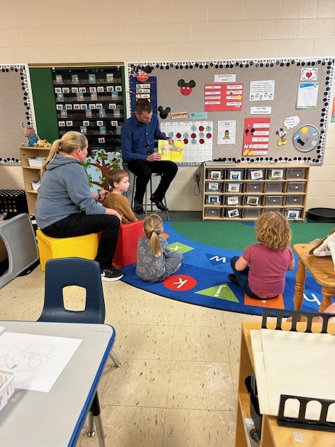 Preschool bank visit