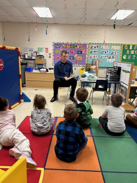 Preschool bank visit