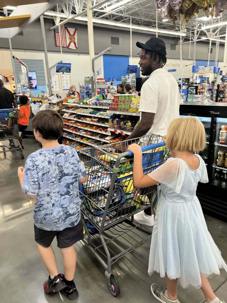 EP Students with Richie Grant shopping at Walmart