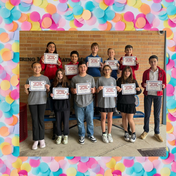 Picture of the students of the quarter with their certificates
