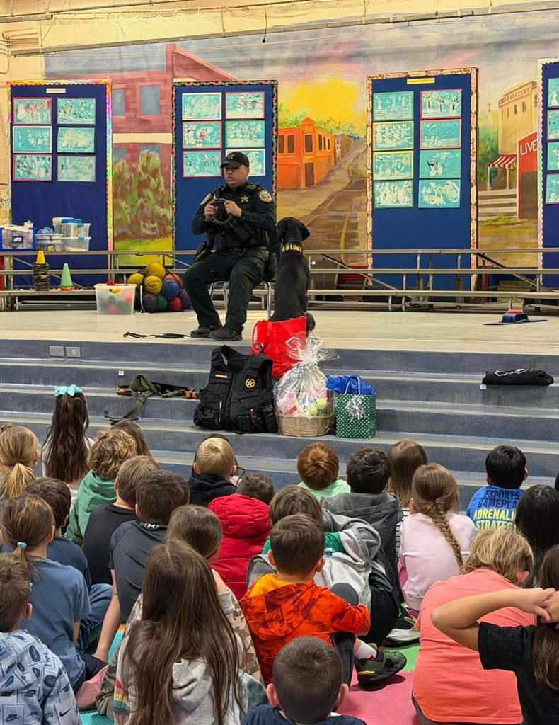 K9 deputies visit Bluewater