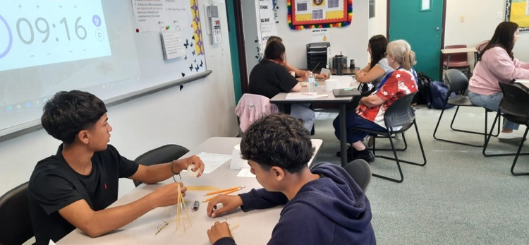 Science classroom marshmallow challenge 