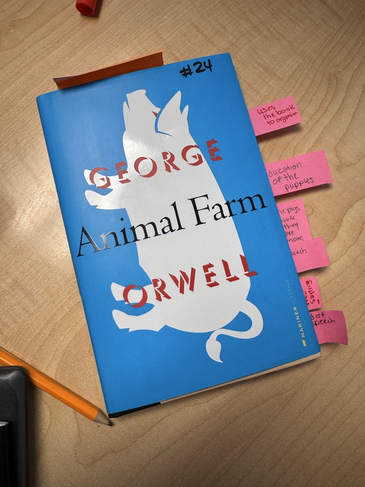 book cover of George Orwell animal farm 