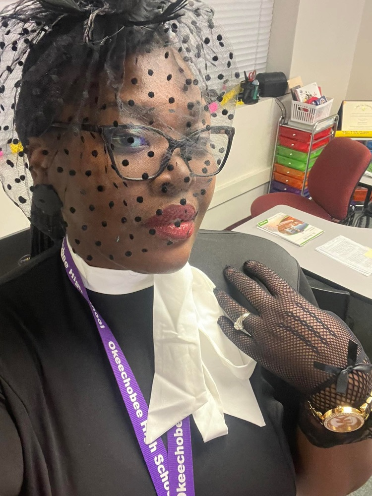 teacher dressed for homecoming like grandparents did