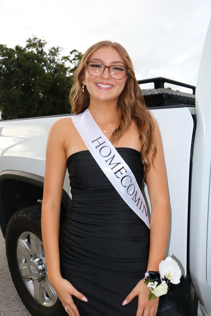 homecoming court waiting for parade 