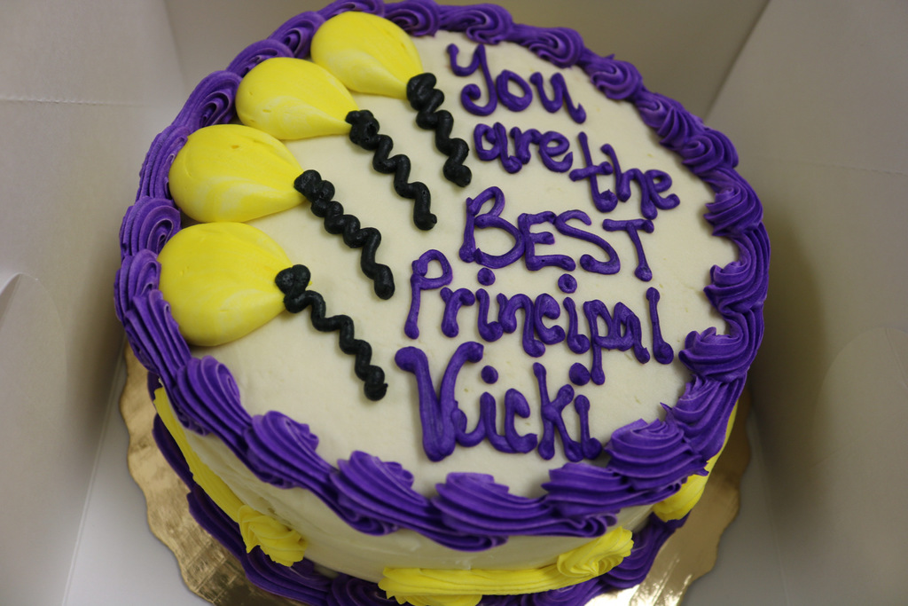 cake that reads you are the best principal vicki