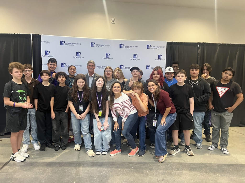 group picture of students attending cyber competition