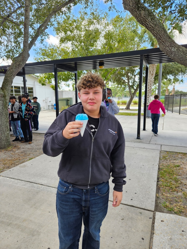 students enjoying snowcones for PBIS