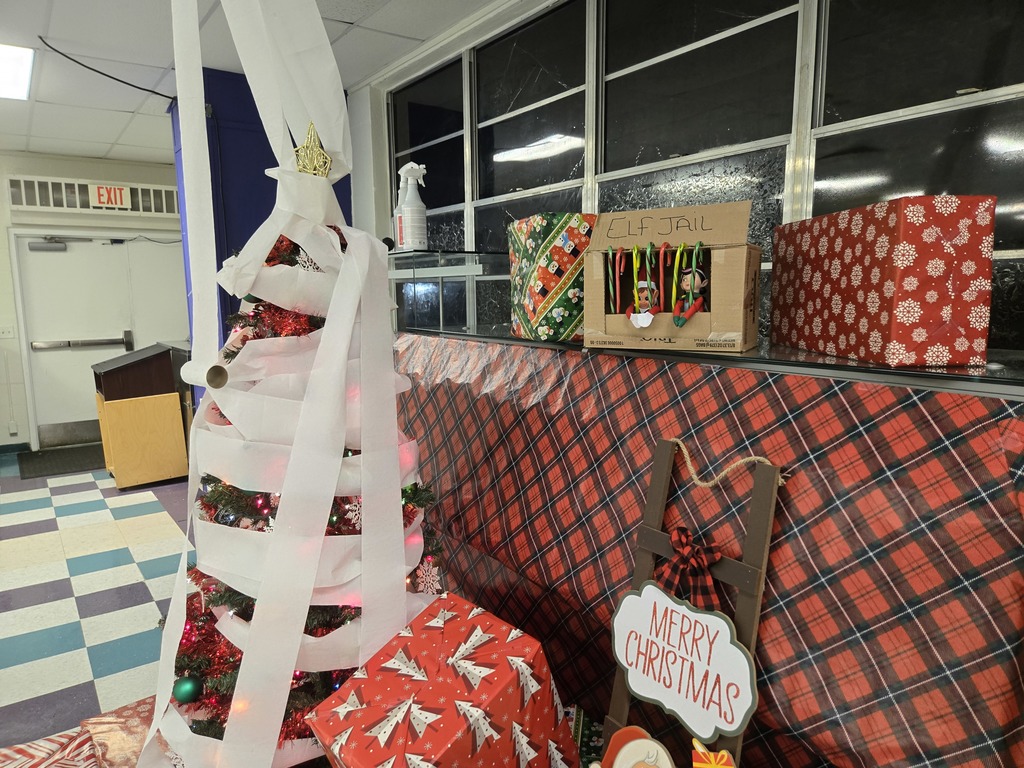 elf on the shelf in jail in cafeteria