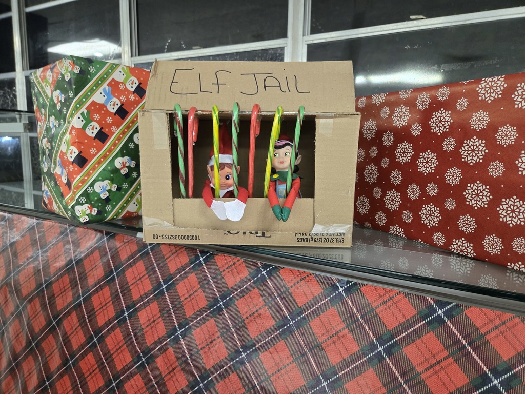 elf on the shelf in jail