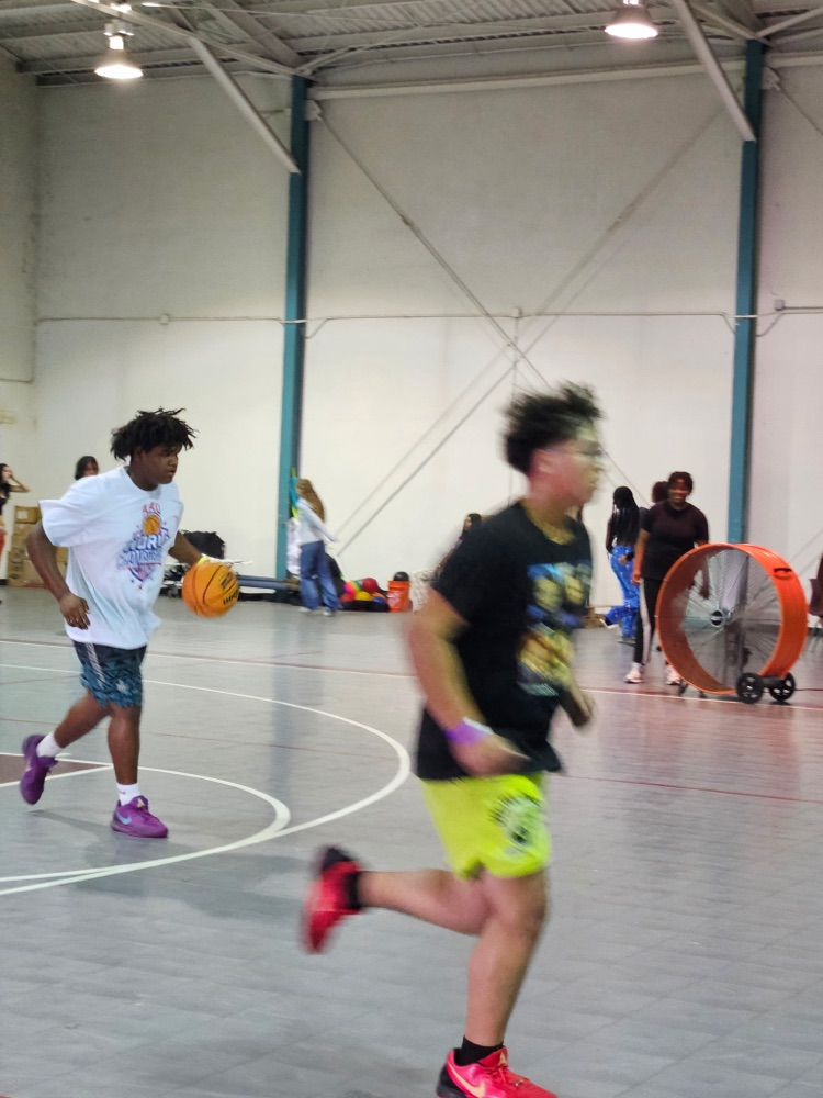 kids playing basketball