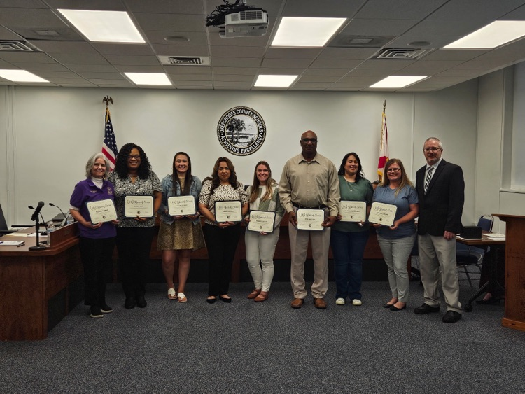 educators recognized at school board meeting