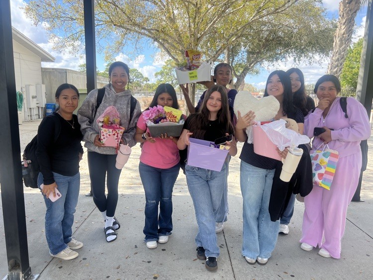 students with valentines baskets